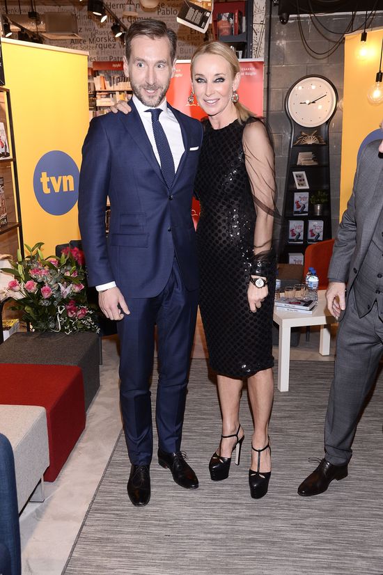 Odmłodzona Karolina Korwin-Piotrowska na premierze książki Doroty Williams (FOTO