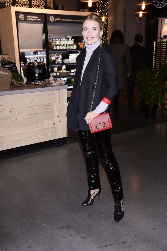 Odmłodzona Karolina Korwin-Piotrowska na premierze książki Doroty Williams (FOTO