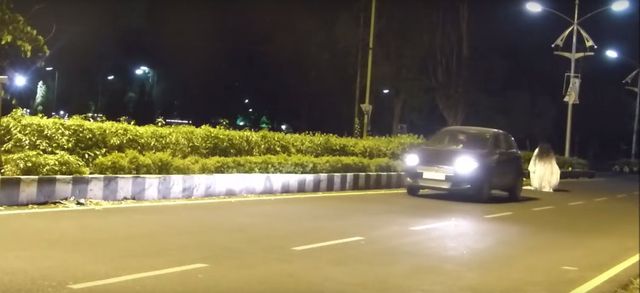 Wystraszony kierowca wjechał w prankstera (VIDEO)