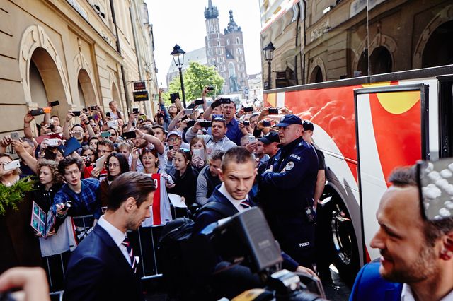 Euro 2016: Polską reprezentacje żegnały... Króliczki Playboya! (FOTO)
