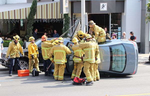 Phoebe Price lansowała się na tle wypadku (FOTO)