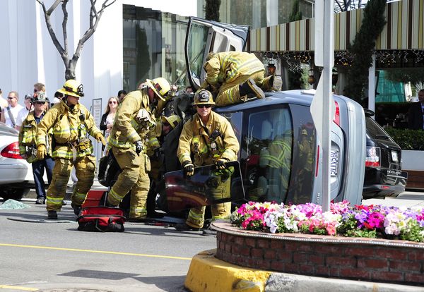 Phoebe Price lansowała się na tle wypadku (FOTO)