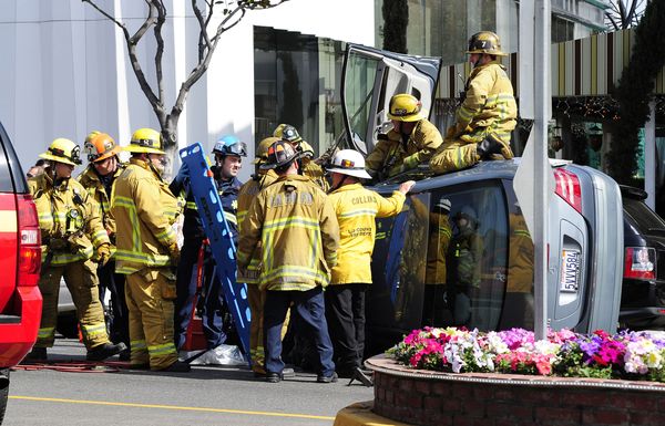 Phoebe Price lansowała się na tle wypadku (FOTO)
