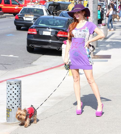 Phoebe Price lansowała się na tle wypadku (FOTO)