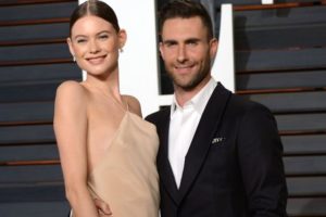 Behati Prinsloo pokazała sutek na party Vanity Fair (FOTO)