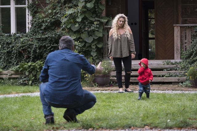 Przyjaciółki 10 sezon: Cały bank już plotkuje o ciąży Zuzy! (ZDJĘCIA+VIDEO) Przyjaciółki 10 sezon: Cały bank już plotkuje o ciąży Zuzy! (ZDJĘCIA+VIDEO)