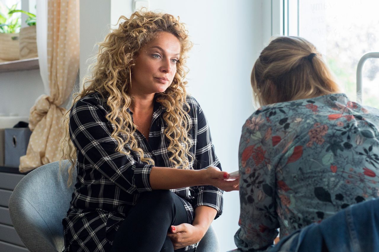 Co nowego w Przyjaciółkach: Zuza zgrywa twardzielkę, Anka wdraża terapię szokową Co nowego w Przyjaciółkach: Zuza zgrywa twardzielkę, Anka wdraża terapię szokową