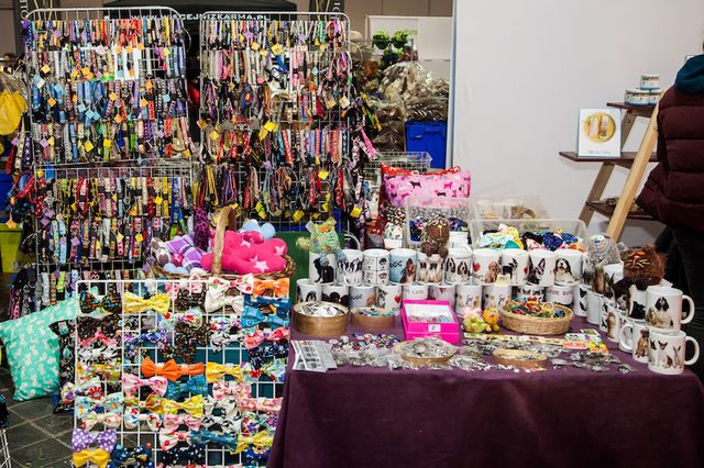 Twój pupil będzie miał wyjątkową obrożę, a Ty zrobisz coś dobrego (ZDJĘCIA)