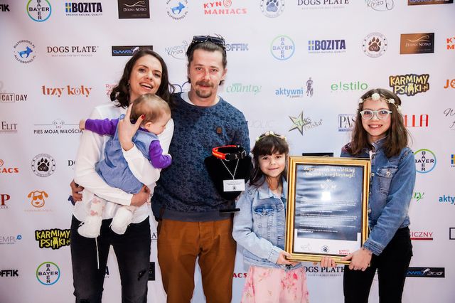 Twój pupil będzie miał wyjątkową obrożę, a Ty zrobisz coś dobrego (ZDJĘCIA)