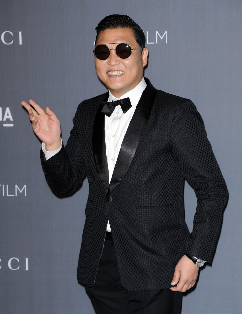 PSY na scenie z Madonną (VIDEO)