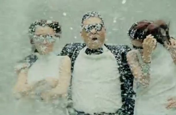 Britney Spears uczy się Gangnam Style od Psy [VIDEO]