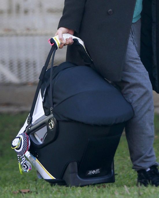 Rachel Bilson przyłapana po raz pierwszy od czasu porodu Rachel Bilson przyłapana po raz pierwszy od czasu porodu