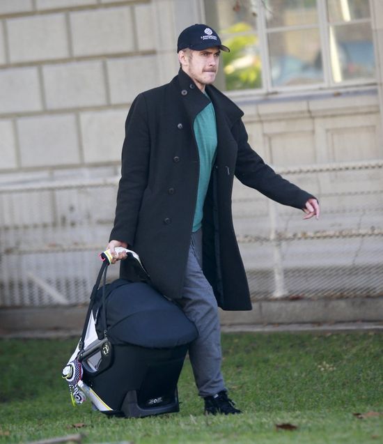 Rachel Bilson przyłapana po raz pierwszy od czasu porodu Rachel Bilson przyłapana po raz pierwszy od czasu porodu