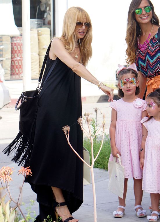 Ciało Rachel Zoe wróciło do kościstej normy (FOTO)