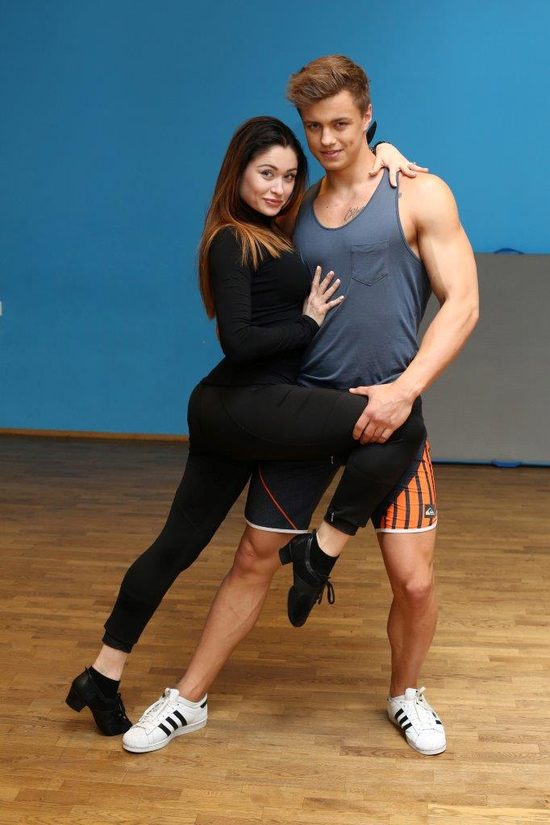Rafał Jonkisz pod partnerką na treningu do Tańca z gwiazdami Rafał Jonkisz pod partnerką na treningu do Tańca z gwiazdami