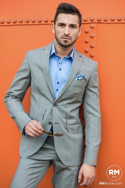 Rafał Maślak bez koszuli i pod krawatem (FOTO) Rafał Maślak bez koszuli i pod krawatem (FOTO)