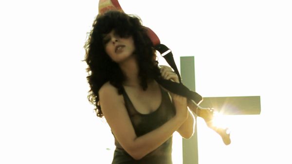 Ramona Rey jako bezdomna (VIDEO)