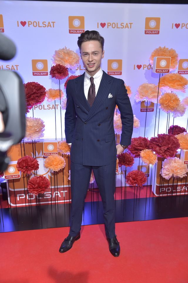 Chuda Kaczoruk, całuśny Gojdź na wiosennej RAMÓWCE Polsatu (ZDJĘCIA) Chuda Kaczoruk, całuśny Gojdź na wiosennej RAMÓWCE Polsatu (ZDJĘCIA)