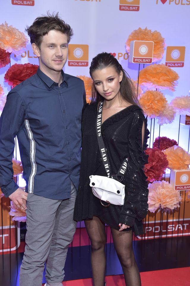 Chuda Kaczoruk, całuśny Gojdź na wiosennej RAMÓWCE Polsatu (ZDJĘCIA) Chuda Kaczoruk, całuśny Gojdź na wiosennej RAMÓWCE Polsatu (ZDJĘCIA)