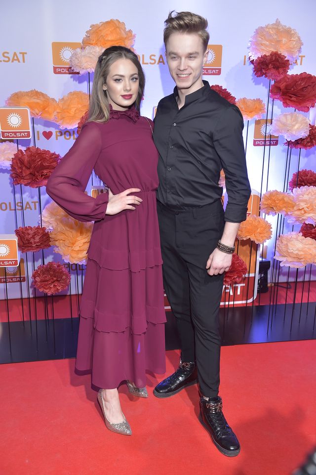 Chuda Kaczoruk, całuśny Gojdź na wiosennej RAMÓWCE Polsatu (ZDJĘCIA) Chuda Kaczoruk, całuśny Gojdź na wiosennej RAMÓWCE Polsatu (ZDJĘCIA)