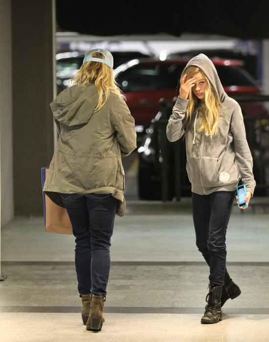 Ava Philippe (córka Witherspoon) na celowniku paparazzi