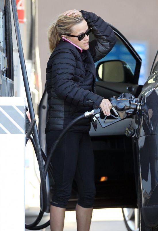 Reese Witherspoon zaliczyła wpadkę na stacji benzynowej FOTO