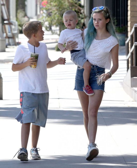 16-letnia córka Reese Witherspoon ma niebieskie włosy (FOTO) 16-letnia córka Reese Witherspoon ma niebieskie włosy (FOTO)