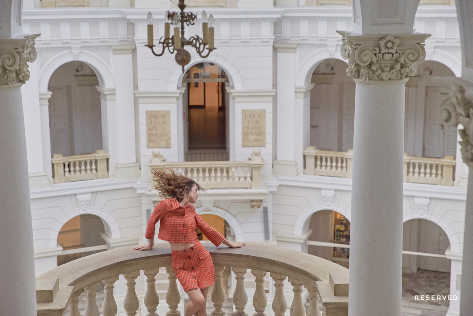 Joanna Kulig i gwiazda Instagrama Jeanne Damas w szalonym tańcu