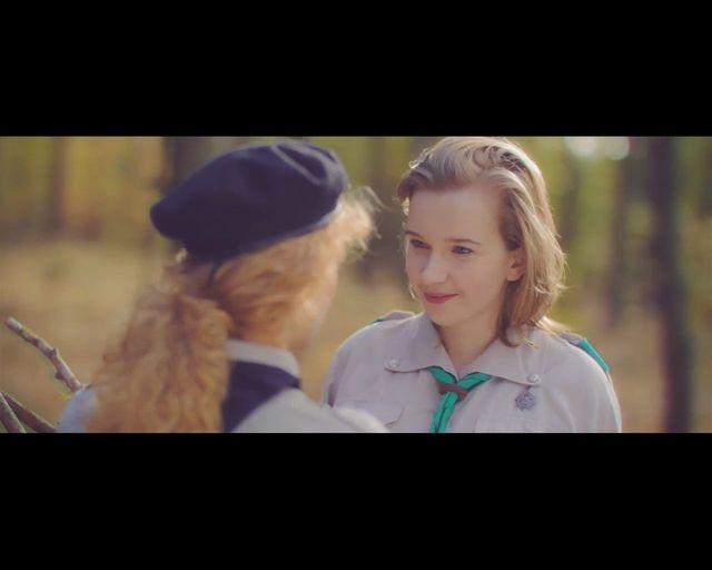 Całujące się harcerki kłują w oczy ZHP [VIDEO]