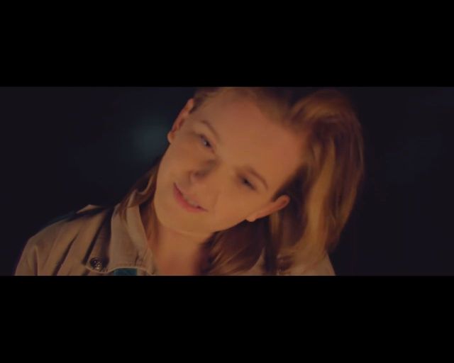 Całujące się harcerki kłują w oczy ZHP [VIDEO]