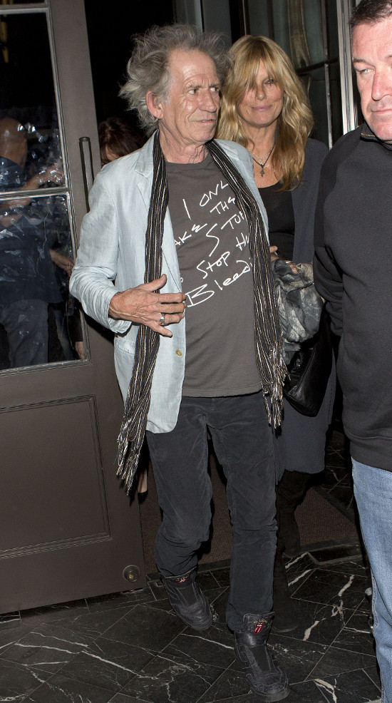 Richards i Wood na kolacji z małżonkami (FOTO)