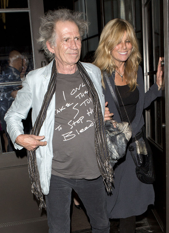 Richards i Wood na kolacji z małżonkami (FOTO)