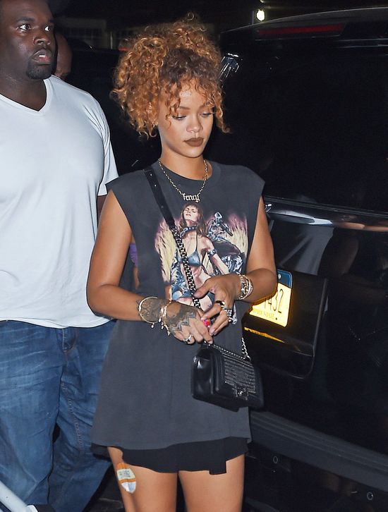 Z Rihanną dzieje się coś POWAŻNEGO? Odwołała koncerty!