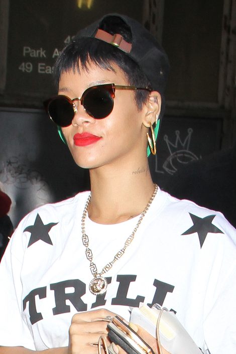 Rihanna jako zadziorna chopczyca (FOTO)