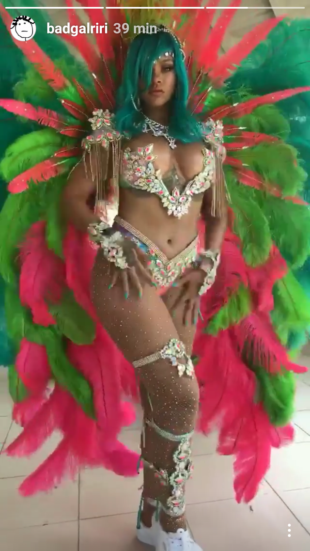 WOW! Rihanna W BIKINI - kto jeszcze powie, że jest za gruba?