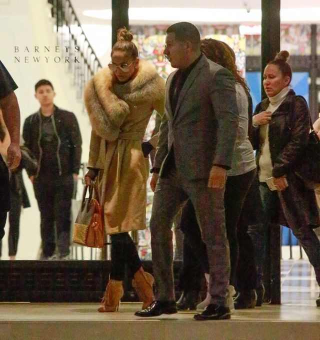 Rihanna jest WŚCIEKŁA! Usunęła Jennifer Lopez ze znajomych!