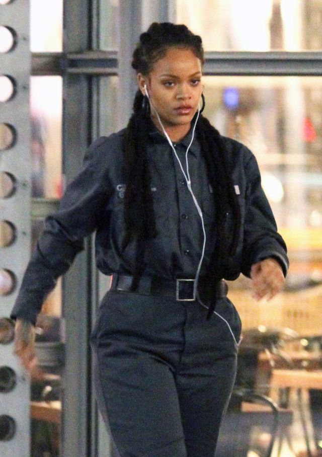 Rihanna jest WŚCIEKŁA! Usunęła Jennifer Lopez ze znajomych!