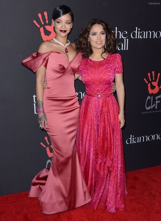 Rihanna zorganizowała imprezę charytatywną! (FOTO) Rihanna zorganizowała imprezę charytatywną! (FOTO)