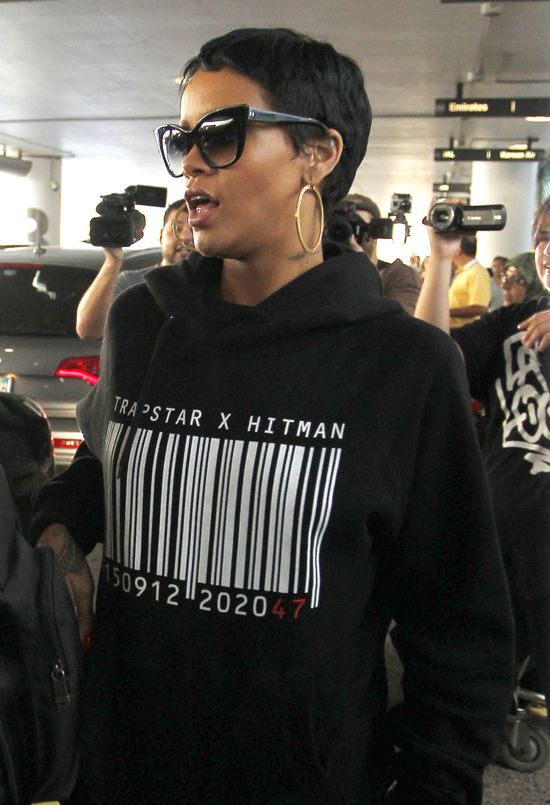 Rihanna na chwilę rezygnuje z bycia sexy (FOTO) Rihanna na chwilę rezygnuje z bycia sexy (FOTO)