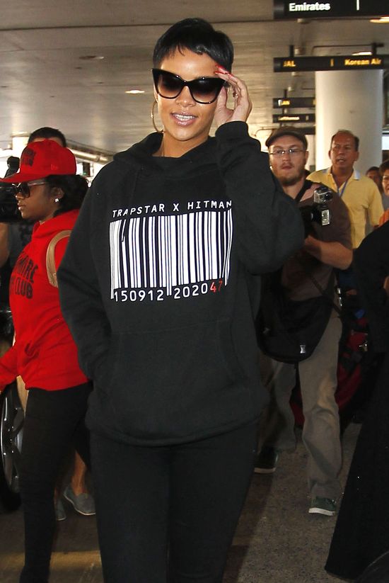 Rihanna na chwilę rezygnuje z bycia sexy (FOTO) Rihanna na chwilę rezygnuje z bycia sexy (FOTO)