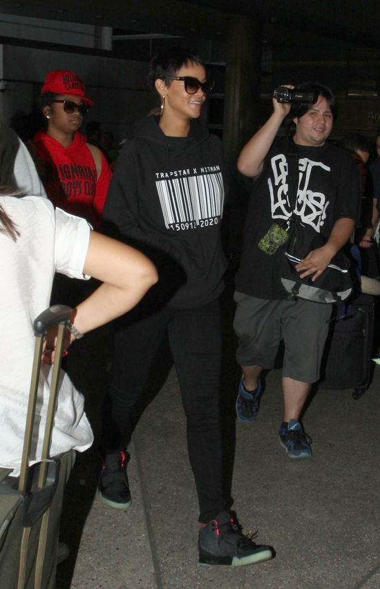 Rihanna na chwilę rezygnuje z bycia sexy (FOTO) Rihanna na chwilę rezygnuje z bycia sexy (FOTO)