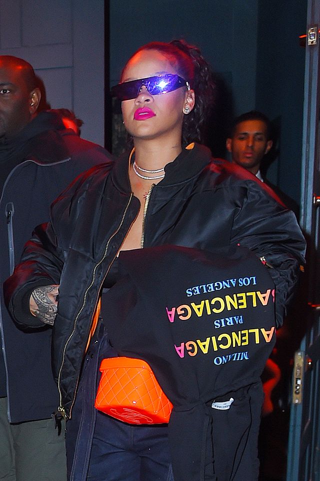 Rihanna założyła NAJBRZYDSZE spodnie świata (ZDJĘCIA)