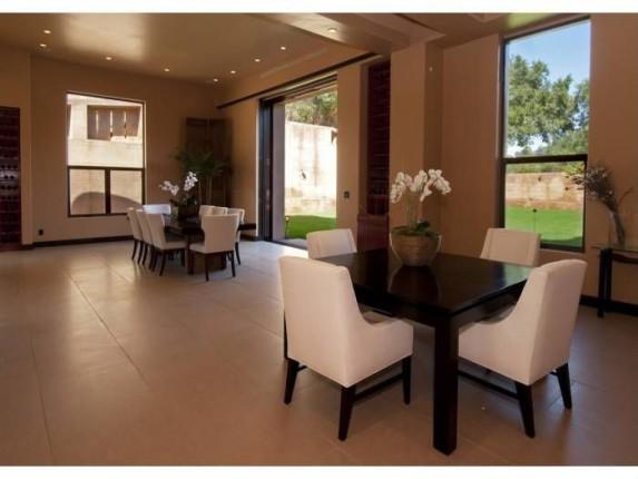 Rihanna wynajmuje swoją wille w LA (FOTO)