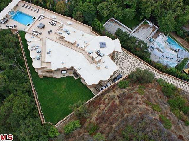 Rihanna wynajmuje swoją wille w LA (FOTO)