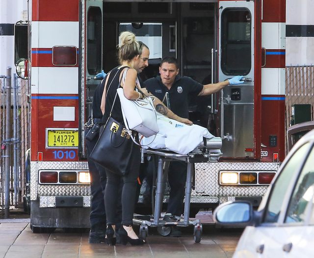 Rita Ora po sesji zdjęciowej trafiła do szpitala! (FOTO)