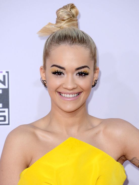 Czesał je ten sam fryzjer? (FOTO)