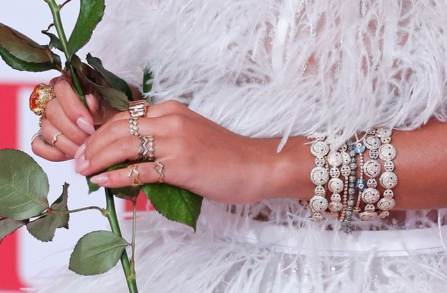 Rihanna ZGRZYTA ZĘBAMI z zazdrości na widok Rity Ory z Brit Awards (ZDJĘCIA)