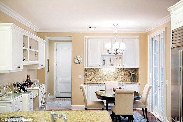 Rob Kardashian dostał od mamy dom warty 2,5 mln$! (FOTO) Rob Kardashian dostał od mamy dom warty 2,5 mln$! (FOTO)