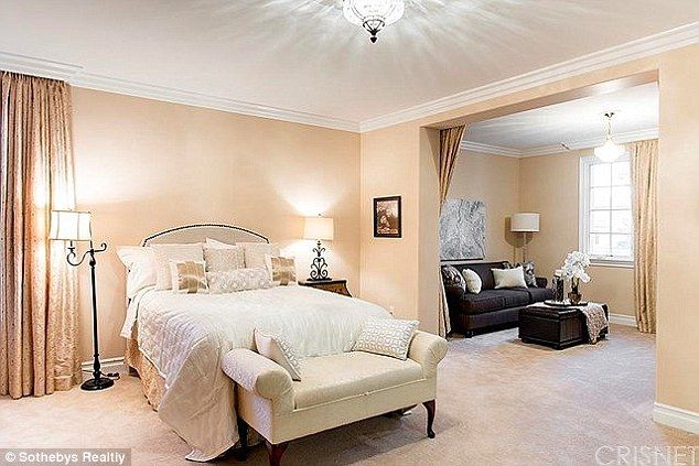 Rob Kardashian dostał od mamy dom warty 2,5 mln$! (FOTO) Rob Kardashian dostał od mamy dom warty 2,5 mln$! (FOTO)