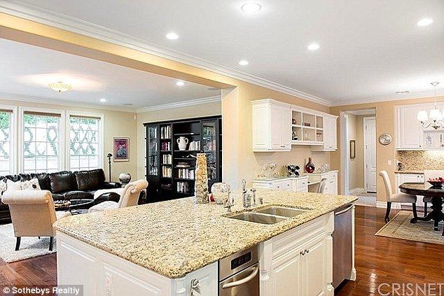 Rob Kardashian dostał od mamy dom warty 2,5 mln$! (FOTO) Rob Kardashian dostał od mamy dom warty 2,5 mln$! (FOTO)